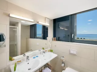 Medora Auri superior suite  bathroom.jpg